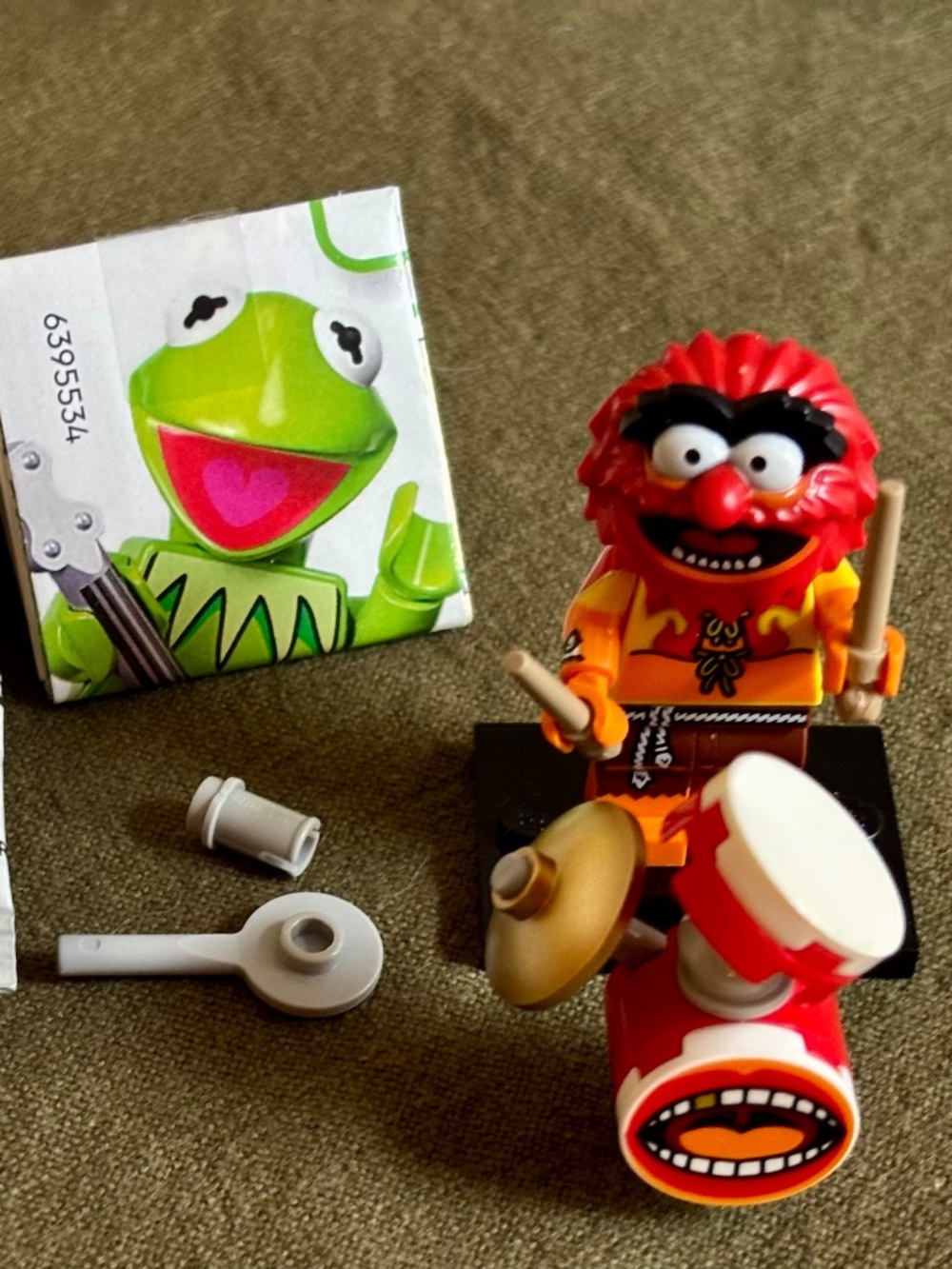"Animal" LEGO The Muppets (with Stand, Accessories & Pamphlet) LIKE NEW!